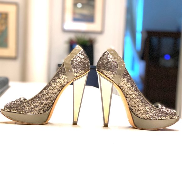 Authentic ⭐Versace Peep Toe Pumps - Picture 4 of 8